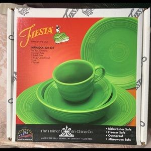 Vintage Fiestaware 5pc set Shamrock green